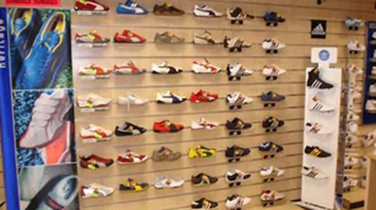 Adidas se lanza a controlar todas las acciones de la filial local de Reebok