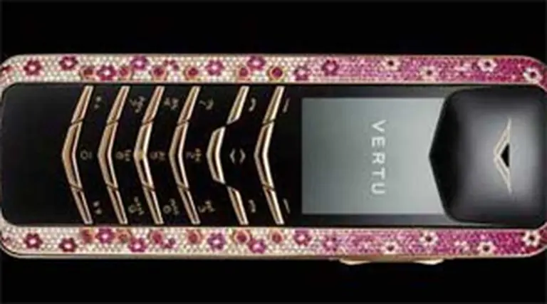 El teléfono móvil comienza a convertirse en un artí­culo de lujo exclusivo