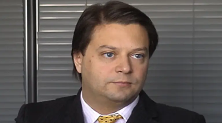 "Sony está trabajando para captar consumidores de Apple en la categorí­a de mp3 y mp4"