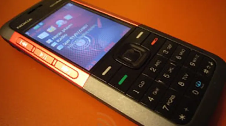 Nokia y Motorola renuevan su oferta de música "móvil" en el paí­s