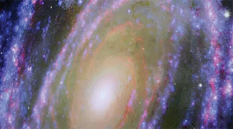 Microsoft lanza un telescopio virtual y compite con Google en el espacio