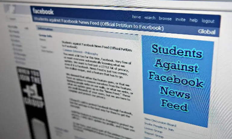 Alertan un ataque masivo de phishing a Facebook y hi5