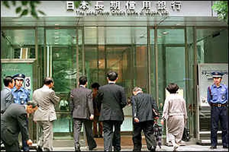 Banco de Japón fija tasas de interés negativas para que la inflación llegue al 2%