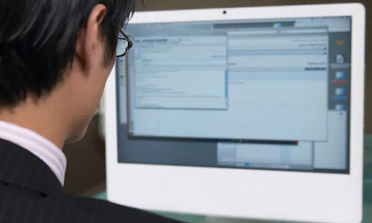 ¿Pueden las empresas revisar el correo electrónico de sus empleados?