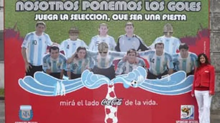 Ogilvy lleva la campaña "Yo pongo", de Coca-Cola, a la cancha de River