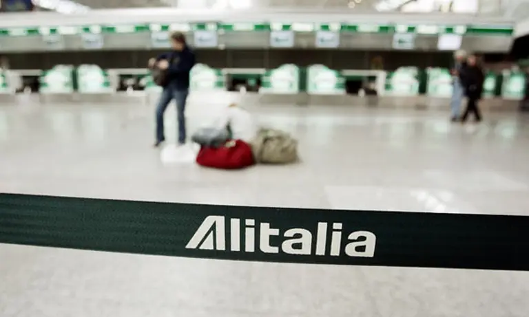 Alitalia inicia su proceso de insolvencia y podrí­a desaparecer