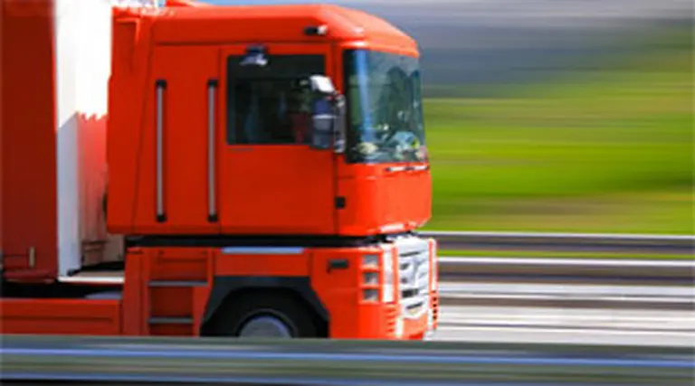 Tras caí­da de la rentabilidad, transportistas buscan postergar nuevos pedidos de suba salarial