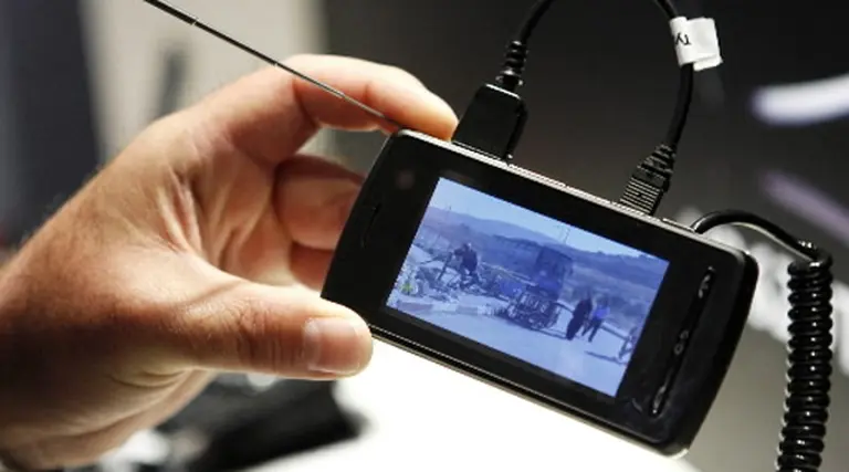 Cómo será el celular del futuro, según los "nativos digitales"