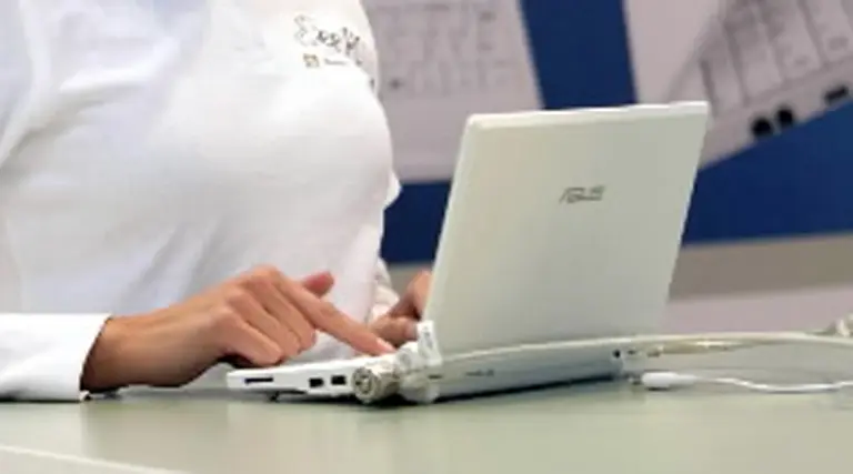 Ahora las "telcos" compiten con netbooks por la banda ancha móvil