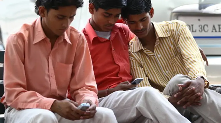 Nokia lanza teléfonos baratos para mercados emergentes