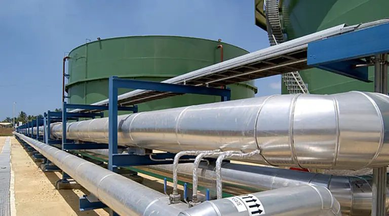 Petrolera Lukoil suspende todos sus proyectos internacionales