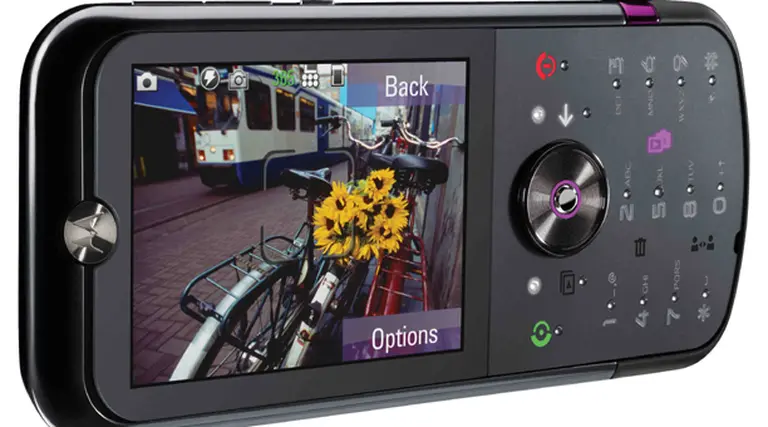 Motorola pelea por la "fotografí­a celular" con un nuevo modelo
