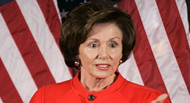 Nancy Pelosi apoya la participación del Gobierno en el capital de los bancos