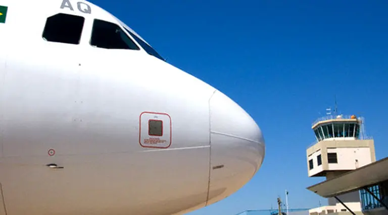 Cae el turismo extranjero y se frena el ingreso de divisas, según el INDEC