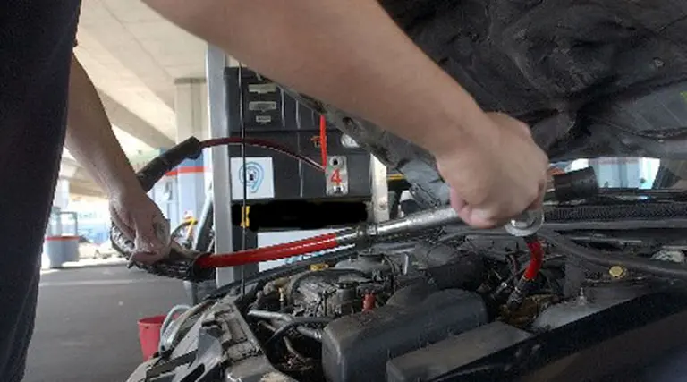 Impulsan en la Argentina un combustible 60% más barato que la nafta