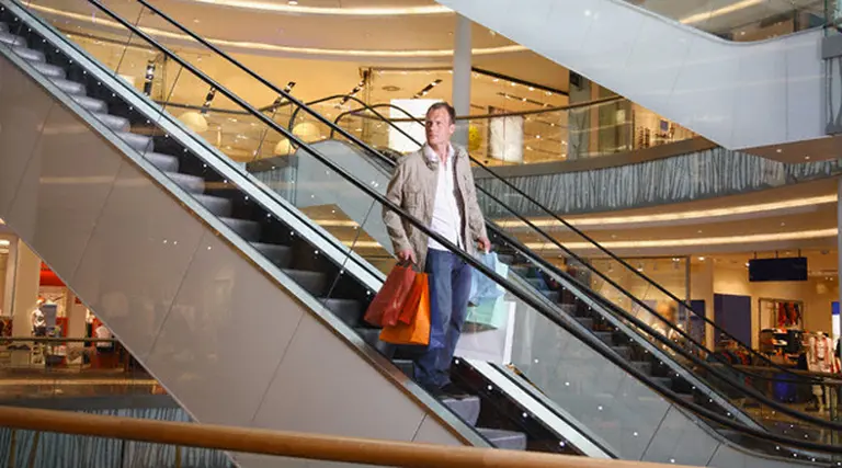 Detectan 30% de empleo en negro en shoppings y centros comerciales