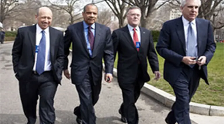 "Trabajaremos codo a codo con el Gobierno para restaurar la economí­a"