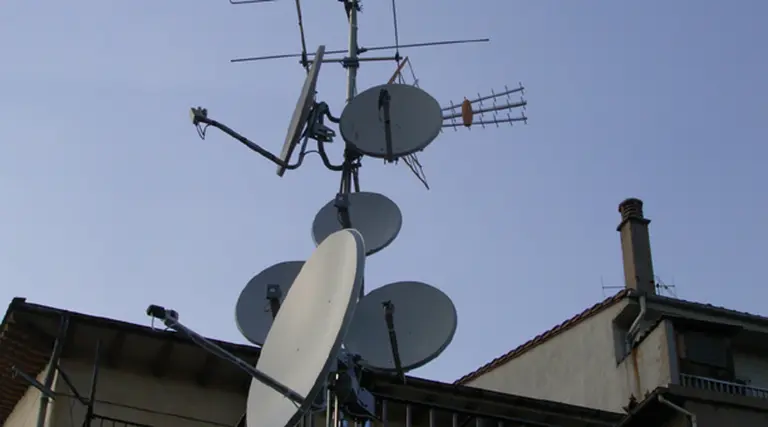 Las telefónicas deberán pagar un impuesto por el uso de antenas