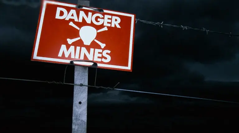 Empresas y grandes cadenas ven al paí­s como un campo minado para seguir operando