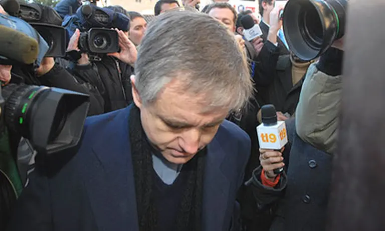 La Justicia ordenó la detención del padre Grassi por presunto abuso de menores