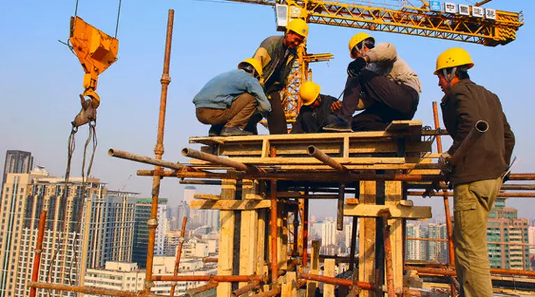 Reglamentan régimen jubilatorio especial para trabajadores de la construcción