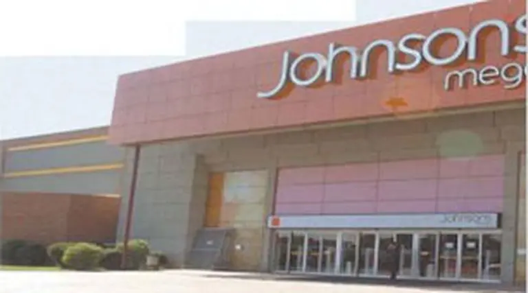 Johnson’s vende un local y evalúa si se va del paí­s