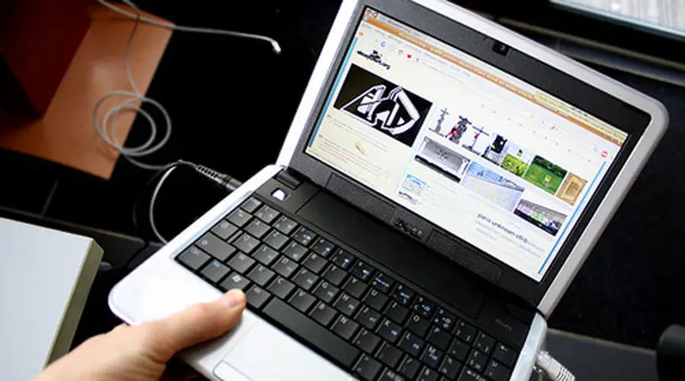 Las netbooks mantienen a flote las ventas de las computadoras personales