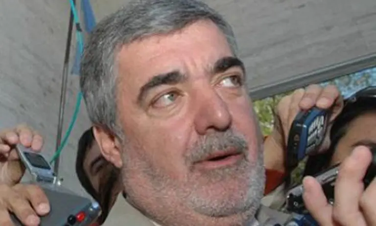 Das Neves: "Hay mucho verso y relato, pero poca obra"