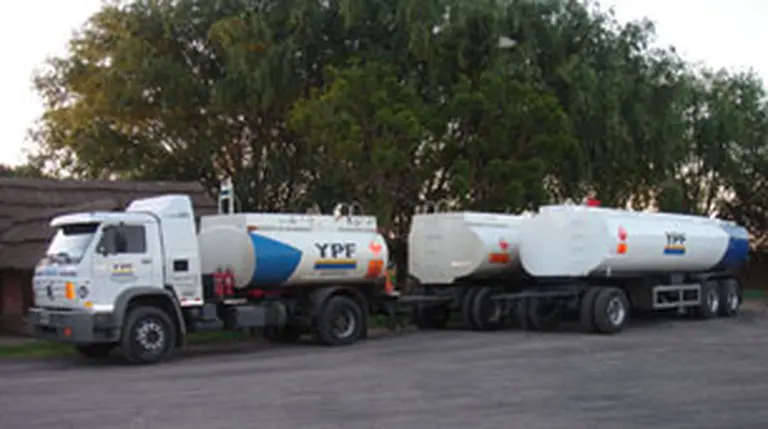 Repsol desmiente acuerdo con petrolera china para vender YPF