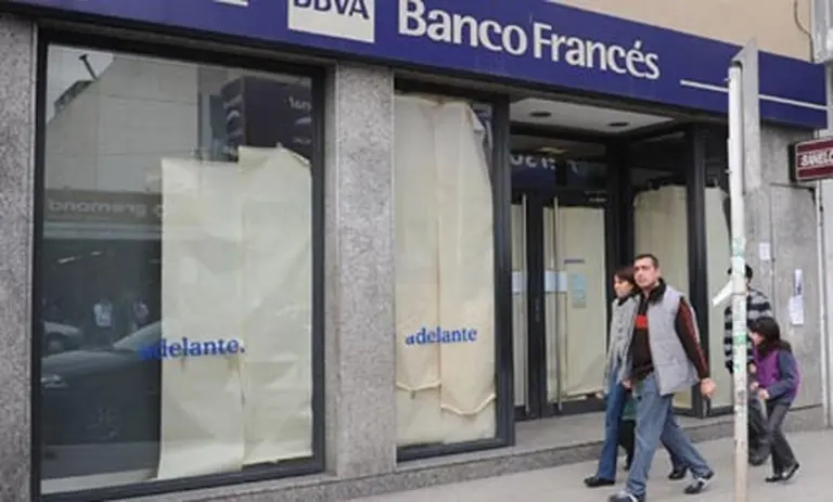 Banco Francés estará presente en las camisetas de Boca y River en 2012