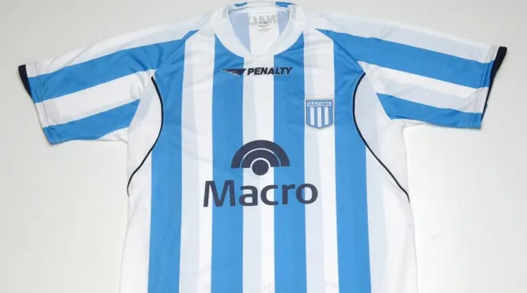Racing sale a buscar socios con nueva campaña y camiseta