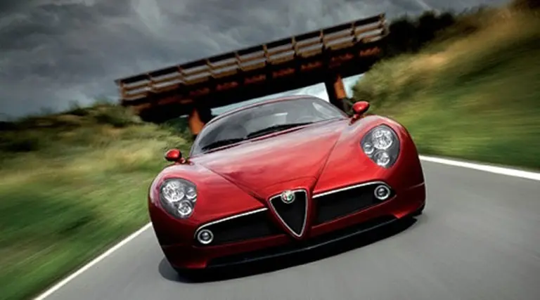 Alfa Romeo se prepara para lanzar una versión más potente del 8C