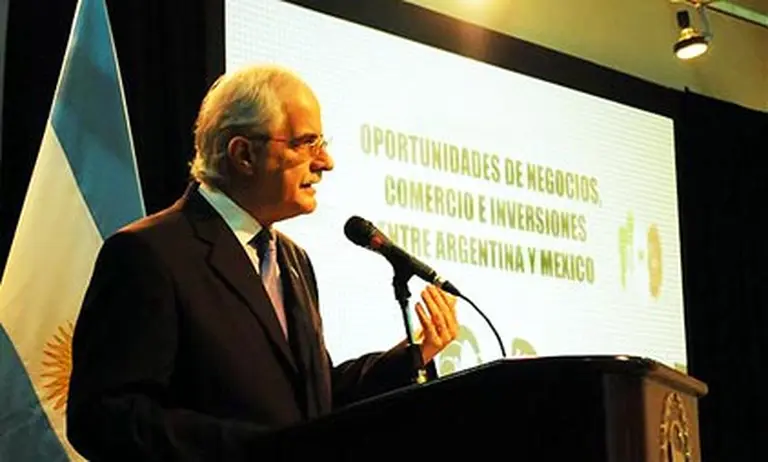 Taiana: "Exigimos que Macri pida disculpas y desautorice a Durán Barba"