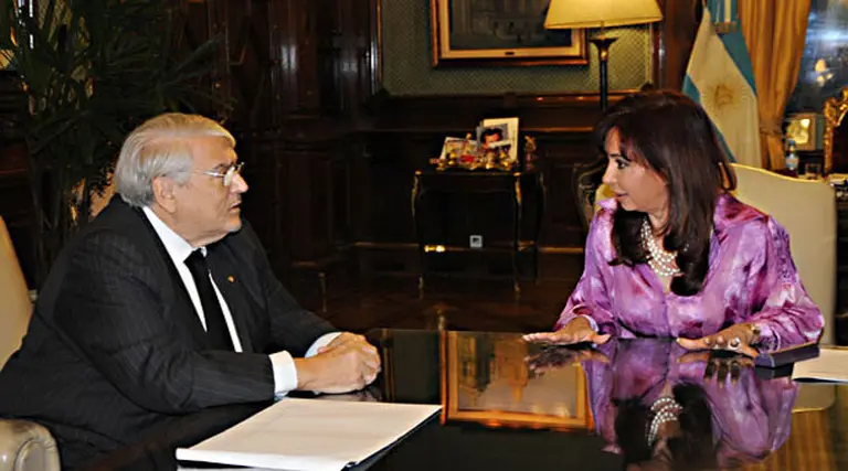 La UIA enfrenta los controles de precios y pide atar los salarios a la productividad