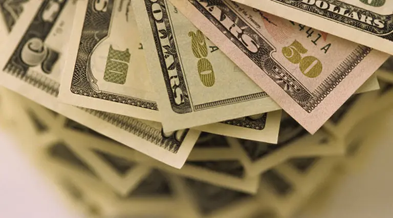 El dólar cerró a $3,86 para la venta en las pizarras porteñas