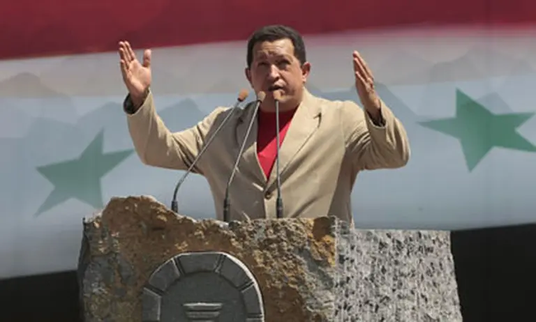 Chávez advirtió que nacionalizará a los bancos que no otorguen préstamos