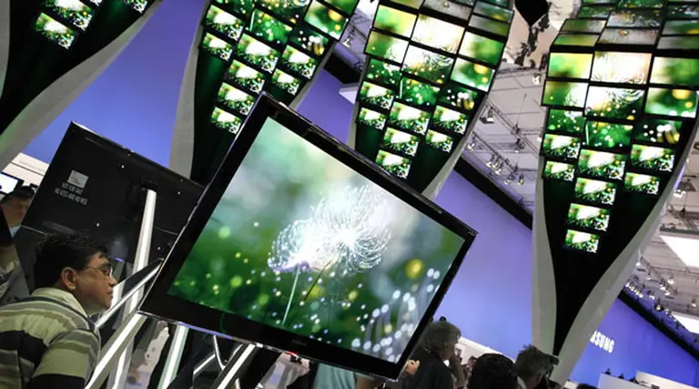 Los "grandes" muestran lo que viene en televisores 3D y robots hogareños