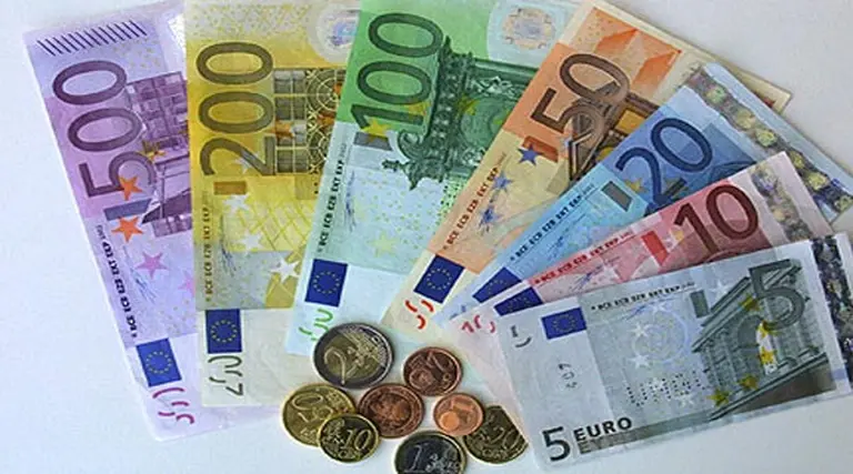 Francia propone suprimir los billetes de 500 euros