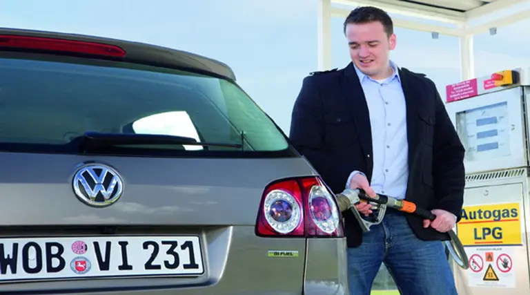 Gana impulso en el paí­s la venta de un combustible 60% más barato que la nafta