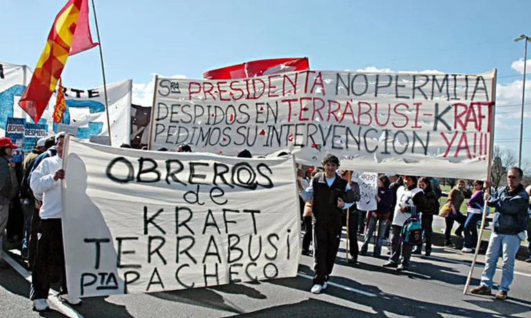 Empleados de la ex Terrabusi se preparan para reclamar en Plaza de Mayo