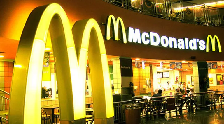 McDonald´s presentó un nuevo producto con una orquesta