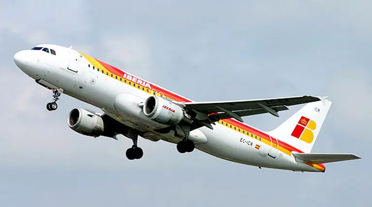 Iberia suspende vuelos entre Buenos Aires y Madrid por dos dí­as