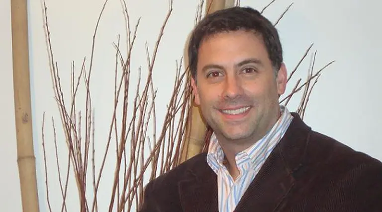 Equinoxe cambia de equipo y espera al turismo para el 2010