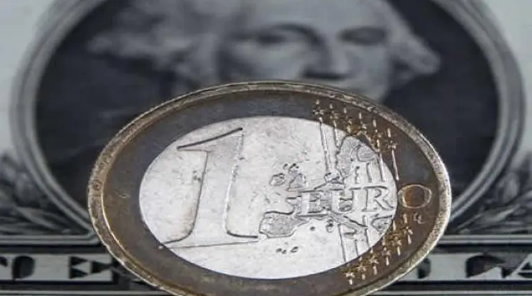 La "euromaní­a" lleva a la moneda comunitaria a los máximos de 15 meses