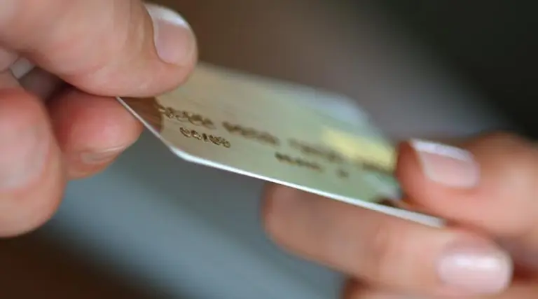 Visa y Mastercard investigan un posible fraude millonario con las tarjetas de crédito