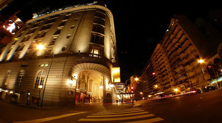 La avenida Alvear no se recupera y hay cada vez más locales vací­os