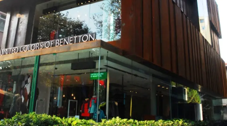 Benetton da un paso adelante e inaugura su primera tienda del futuro