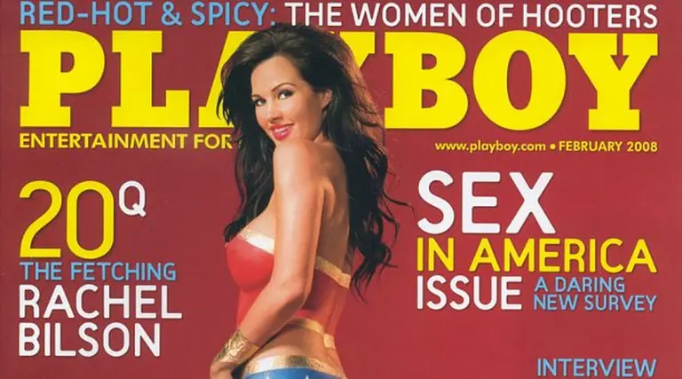 Playboy en un "striptease" de operaciones para reducir costos