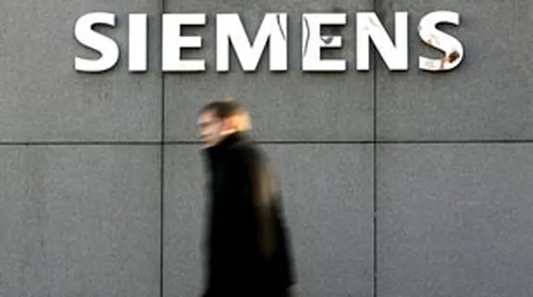 Seis ex directivos de Siemens pagarán millonarias multas por casos de corrupción