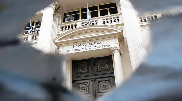 Por Internet se podrá saber si un cheque recibido fue denunciado